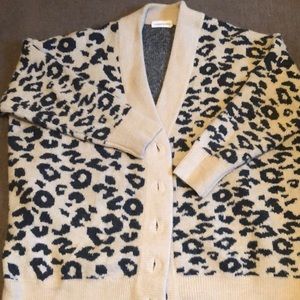 Brand New Boutique Sweater-LEOPARD PRINT